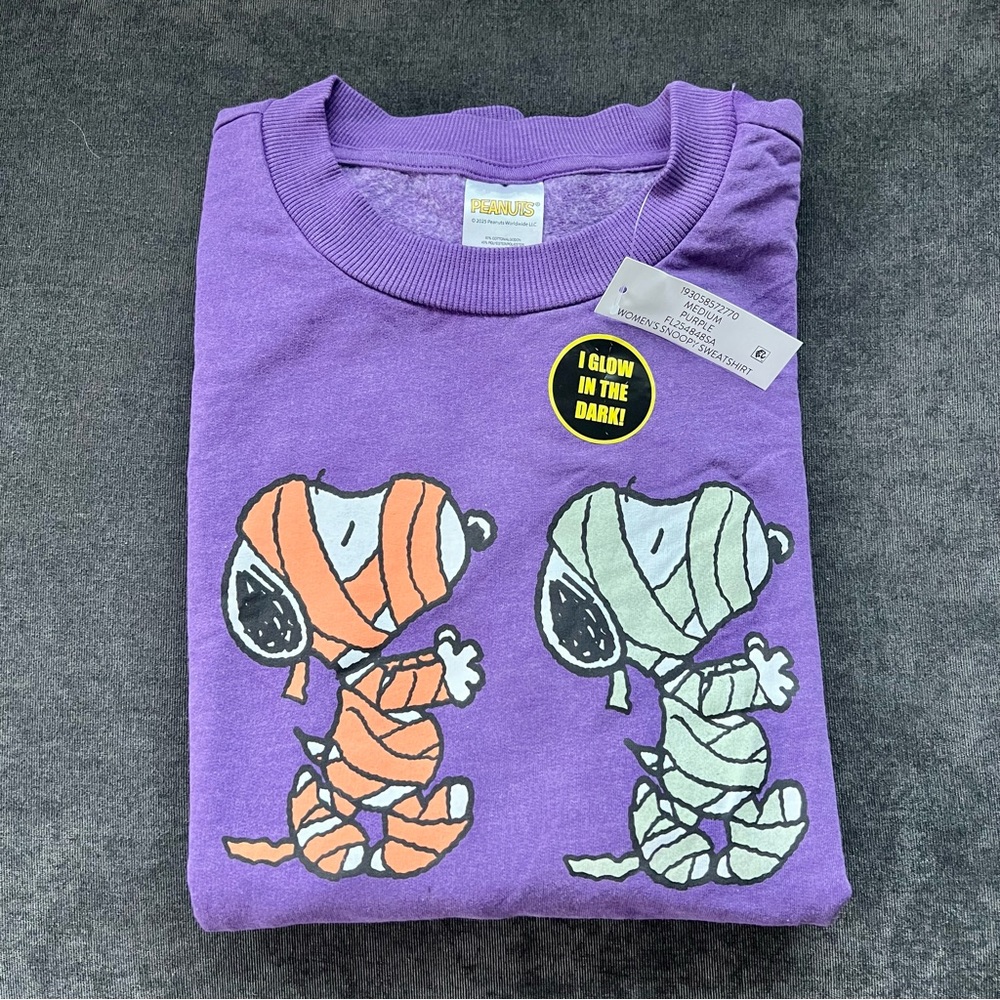 NWT Women's Character Halloween Sweatshirt - Picture 11 of 12